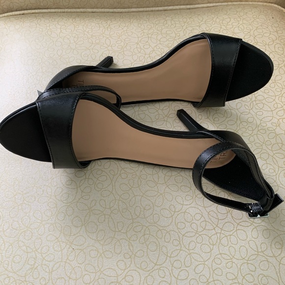 Time And Tru Women's One Strap Heel - Picture 5 of 8